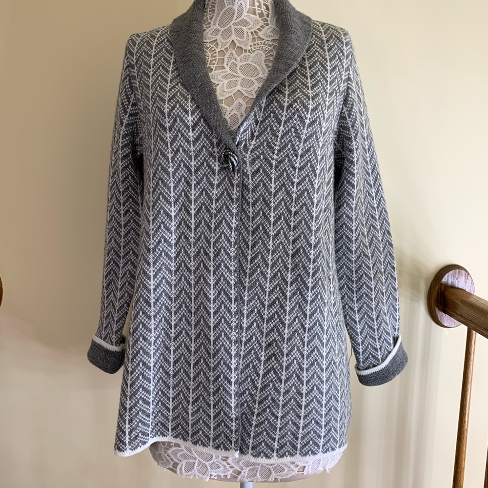 Bianca G woman’s knit Sweater Cardigan Gray White Sweater